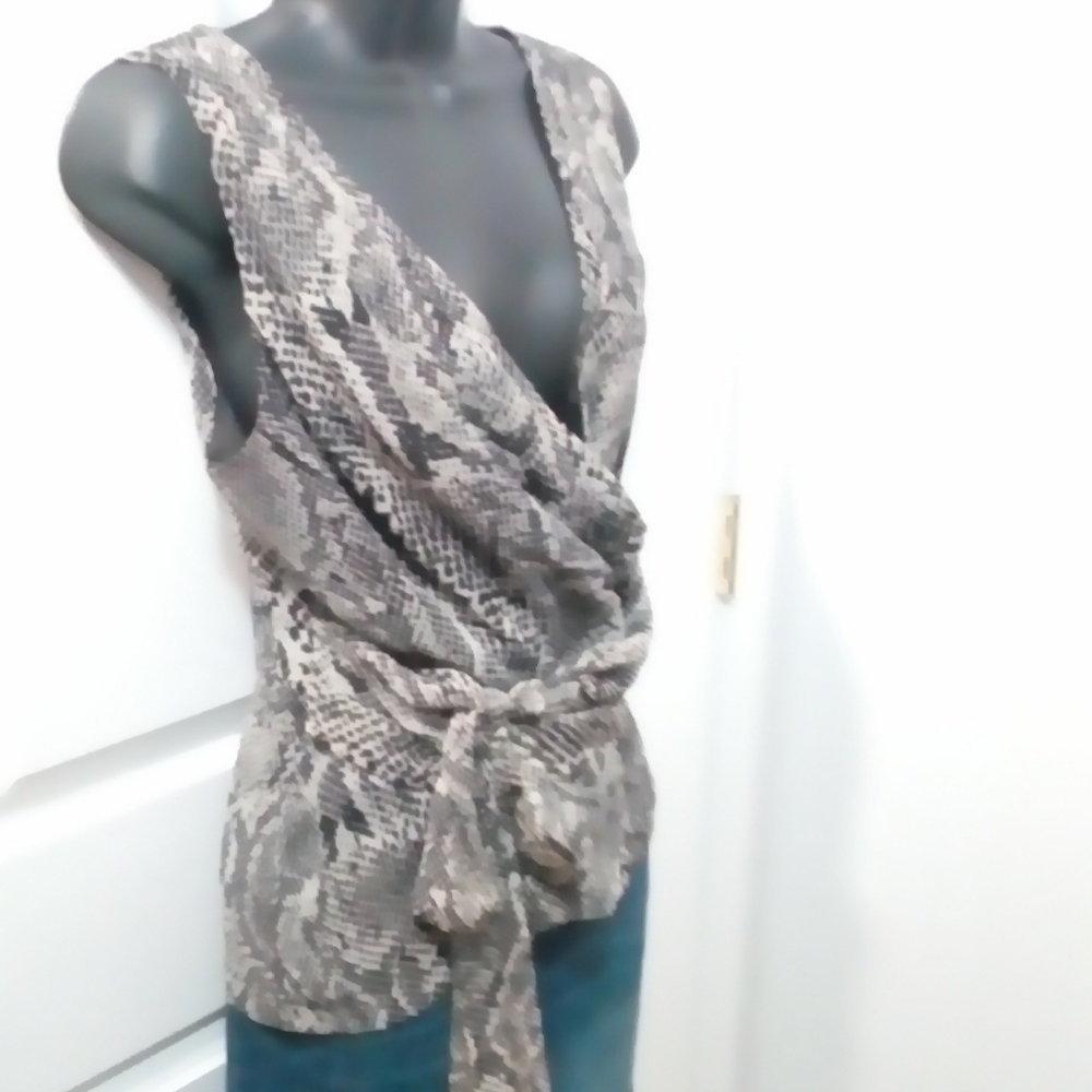 Blouse - Picture 2 of 3